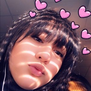 Meet your Posher, Alexis